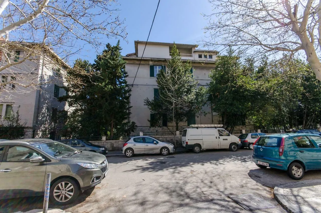 Apartment Hello Love Split