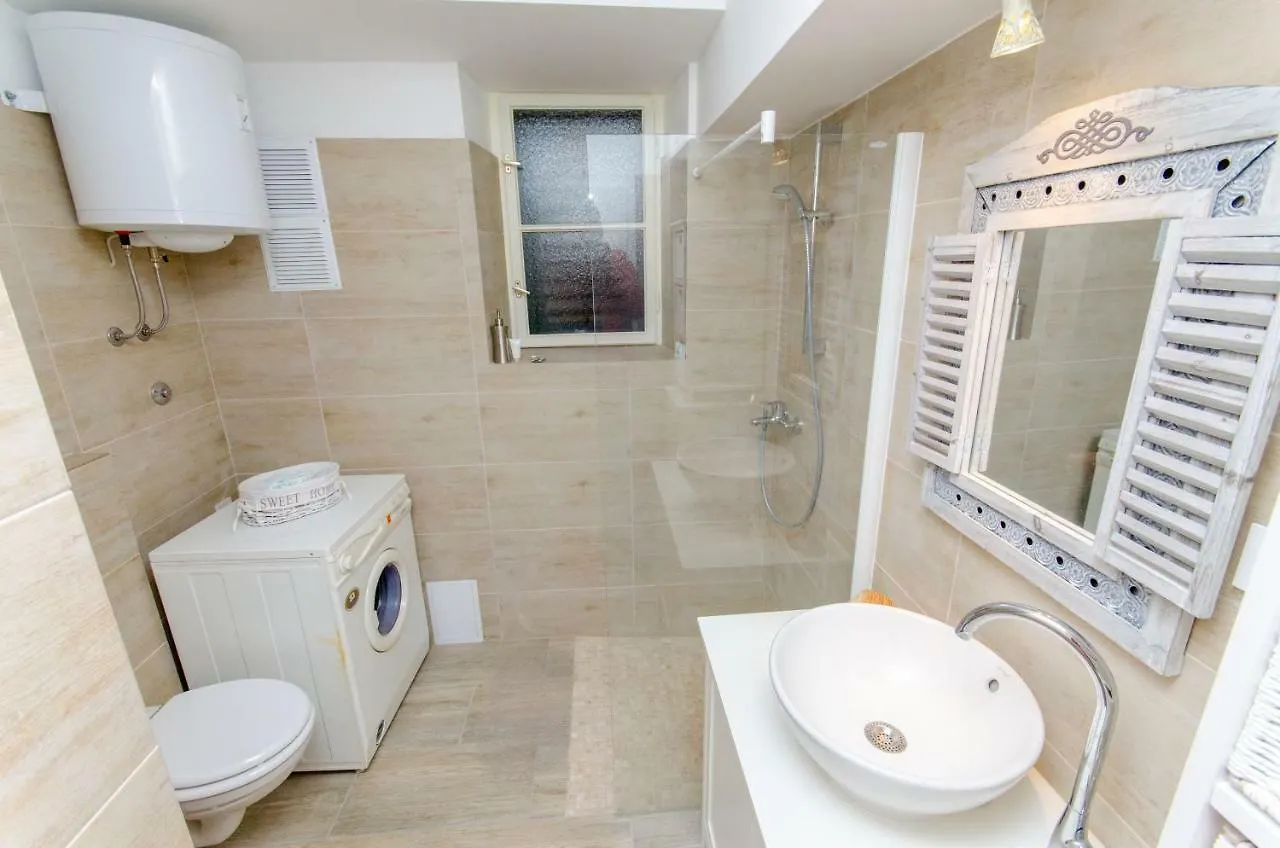 Apartment Hello Love Split