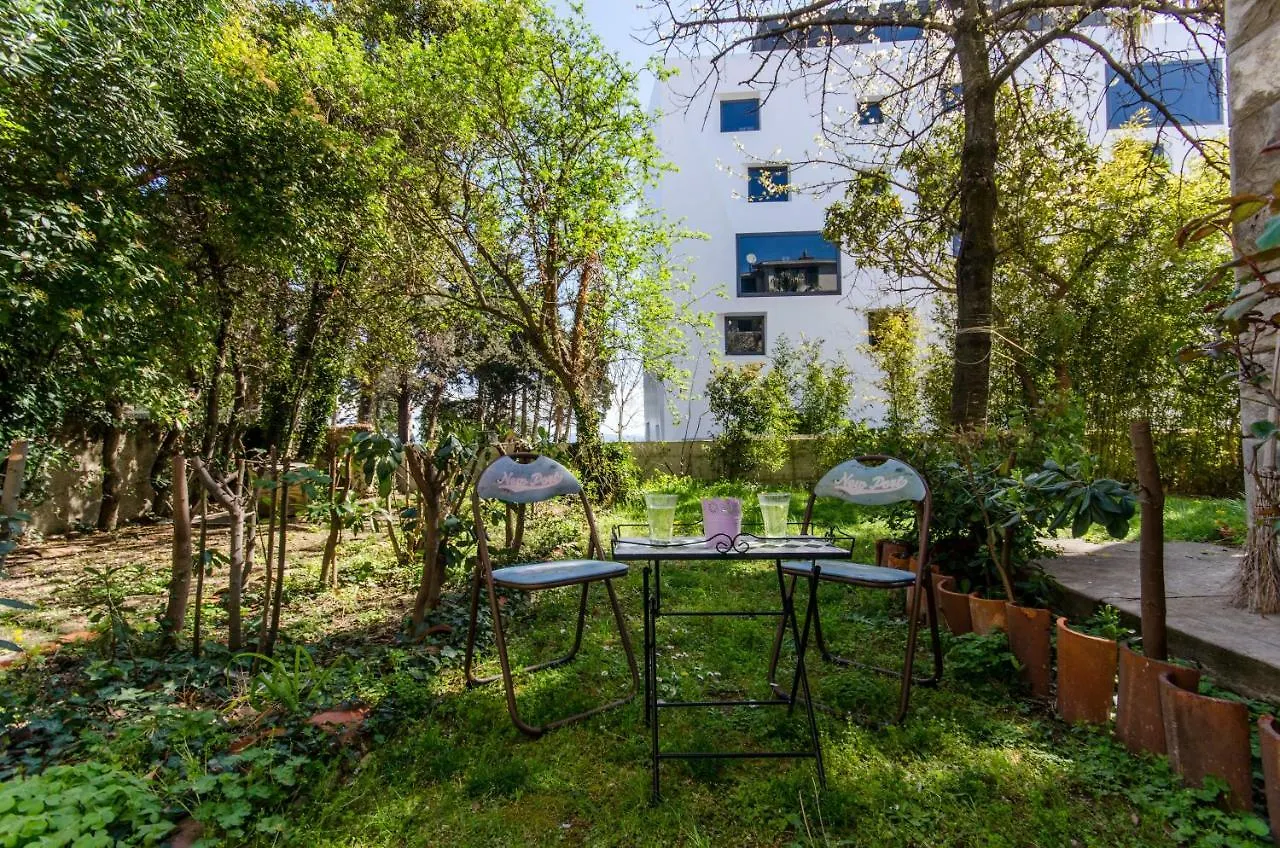 Apartment Hello Love Split
